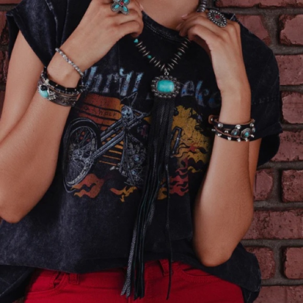 Unchained Necklace - Picture 6 of 6
